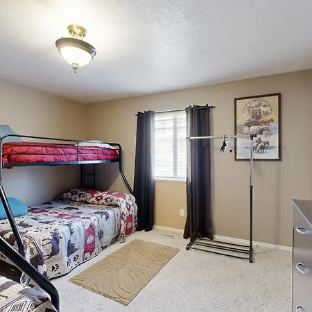Harbor Village Lakeview Condo 902-2